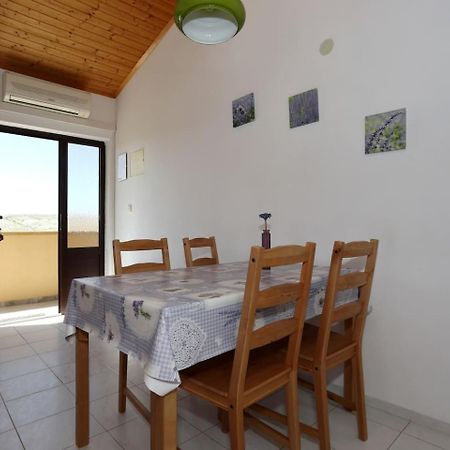 Little Heaven On Earth - Apartmani Martina Vlašići المظهر الخارجي الصورة